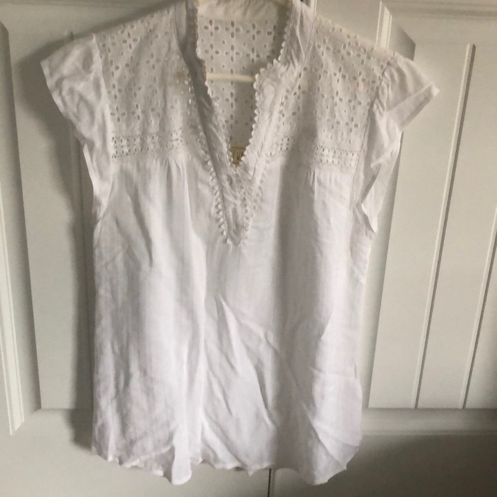 Eyelet top